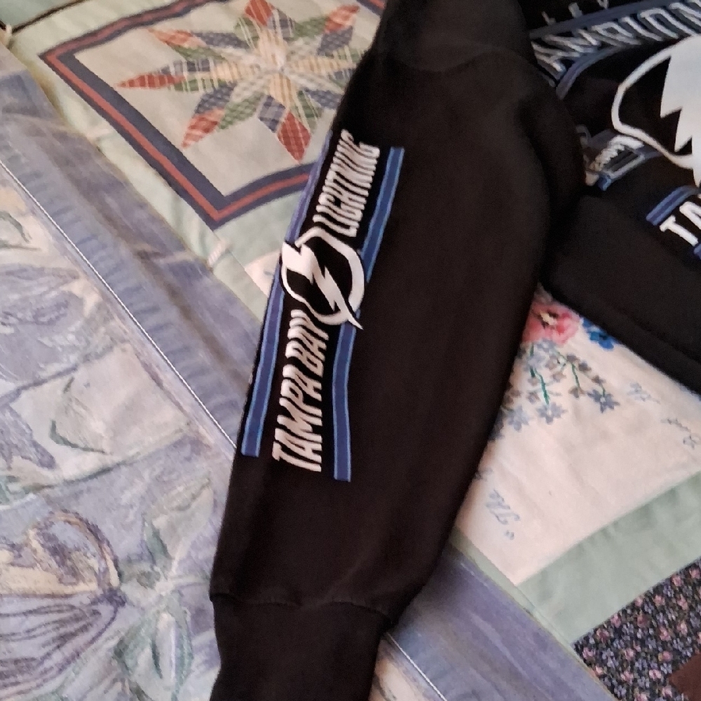 NWOT,NHL,TampaBayLightning,Championship,Unisex,Hockey,HoodySweatshirt🖤🤍💙🖤 - Picture 8 of 15